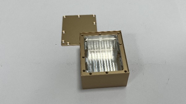 移動(dòng)電源外殼鋁型材cnc加工的工藝流程是什么？